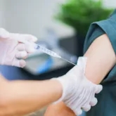 予防接種や健康教育の提供