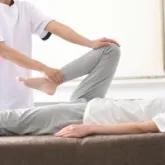 看護師や理学療法士によるリハビリテーションプログラム